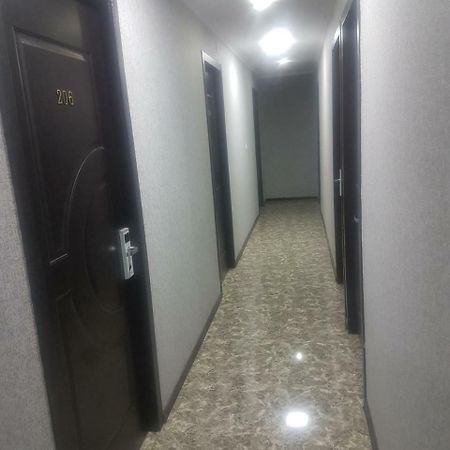 Hotel Leader Tiflis Exterior foto