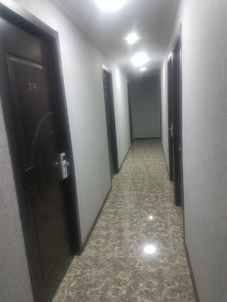 Hotel Leader Tiflis Exterior foto