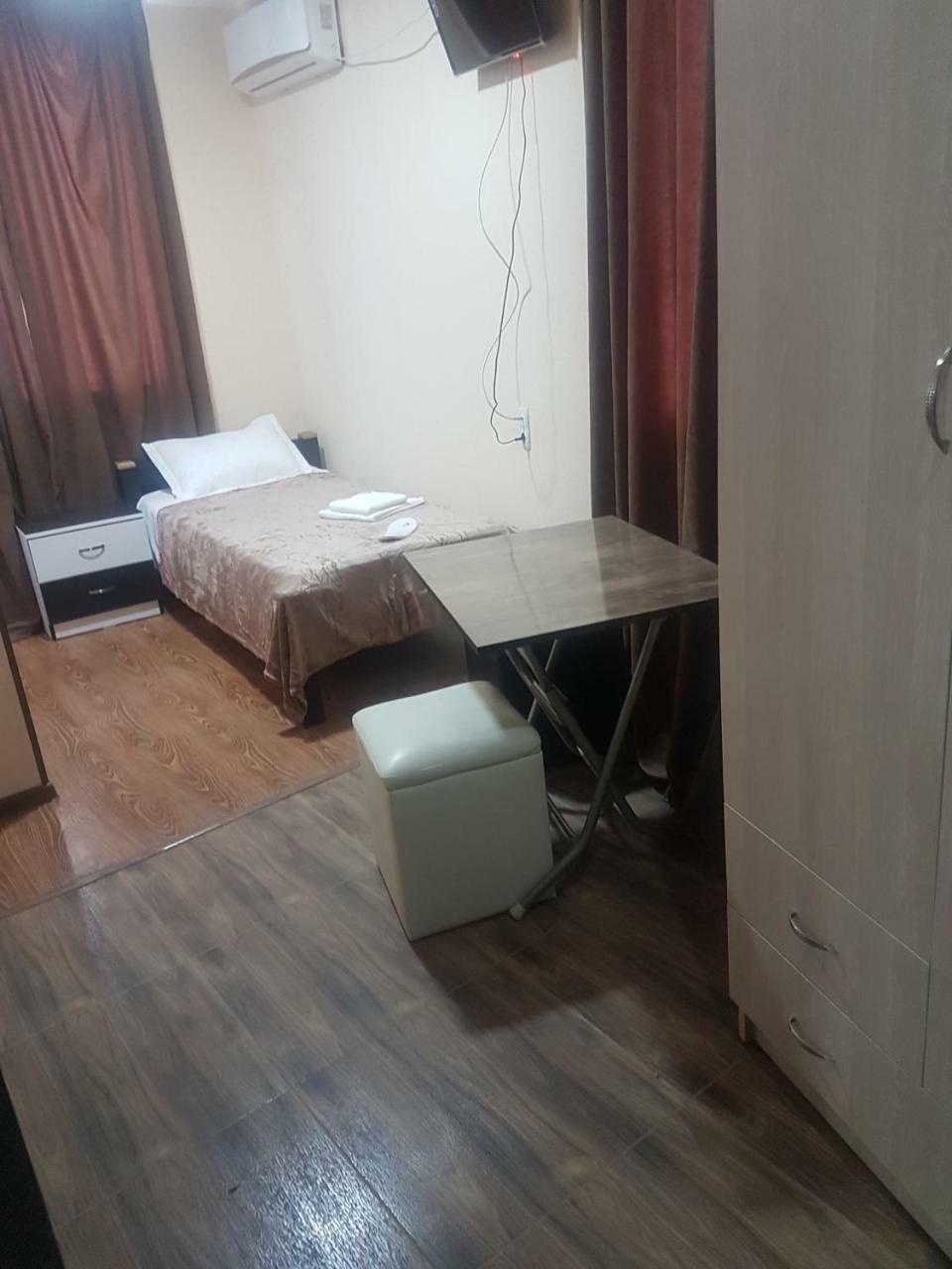 Hotel Leader Tiflis Exterior foto