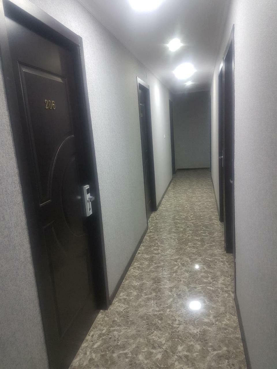 Hotel Leader Tiflis Exterior foto