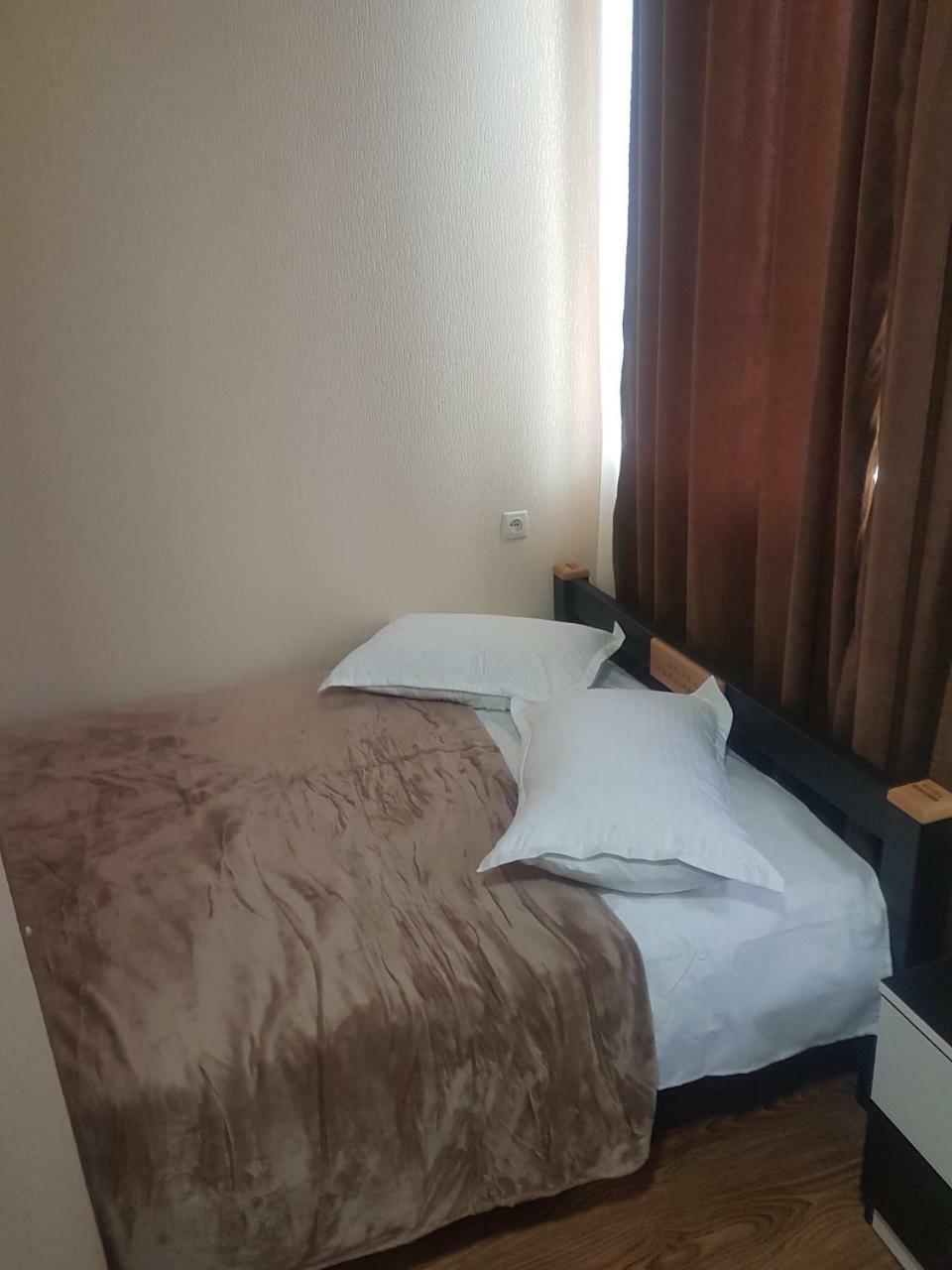 Hotel Leader Tiflis Exterior foto