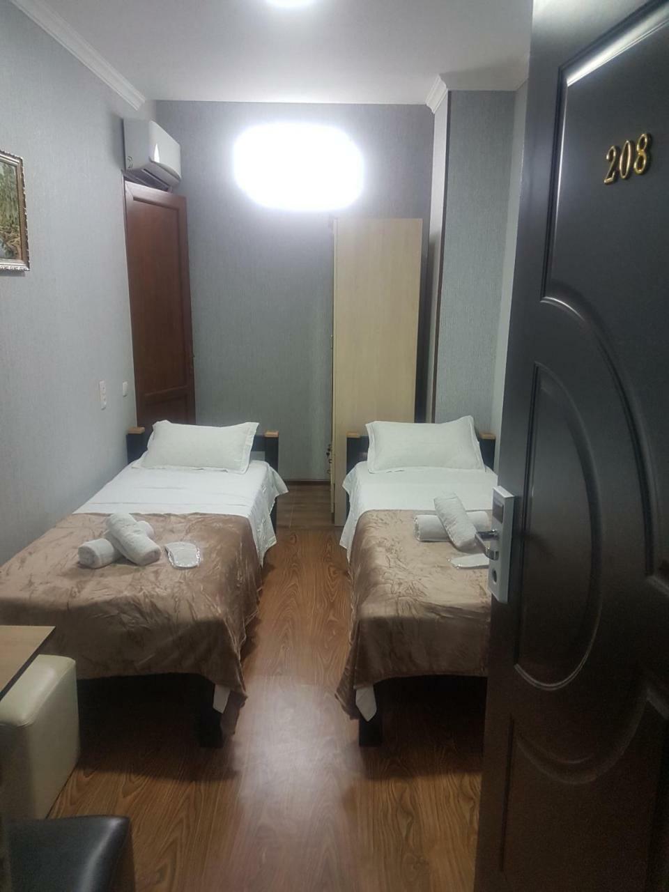 Hotel Leader Tiflis Exterior foto
